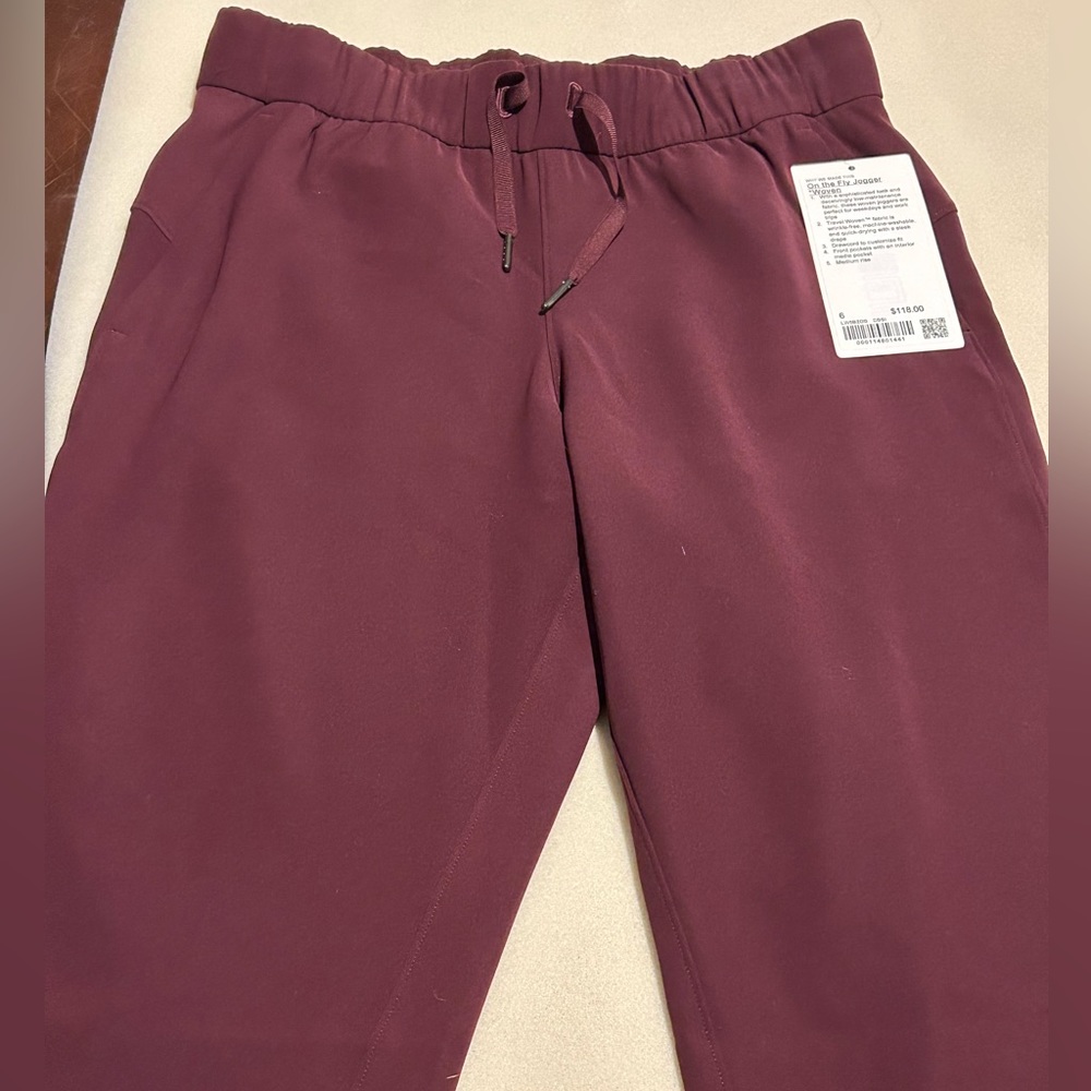 Lululemon on the fly 7/8 pant